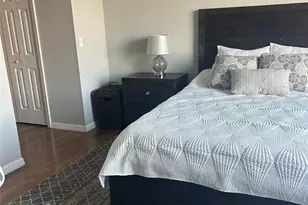 3672 Parkridge Cir, Sarasota, FL 34243 - Photo 16