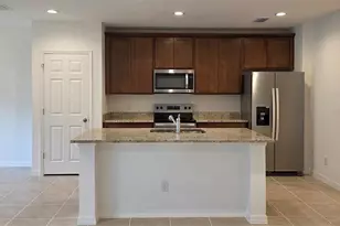 207 Glass Onion Dr, Groveland, FL 34737 - Photo 2