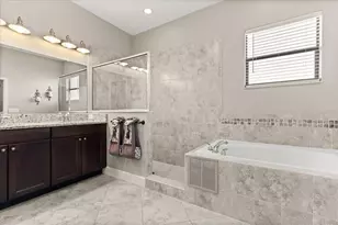 303 Lake Mariana Pl, Auburndale, FL 33823 - Photo 8