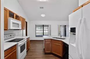 2763 Pelham Cir, Deltona, FL 32738 - Photo 10