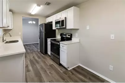 9201 Balfern Court, Tampa, FL 33615 - Photo 6