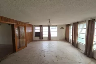 7441 1st St N, Saint Petersburg, FL 33702 - Photo 6