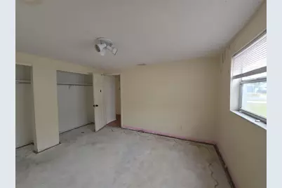 7441 1st Street N, Saint Petersburg, FL 33702 - Photo 18