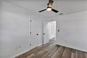 230 S Shore Dr, Eagle Lake, FL 33839 - Photo 16