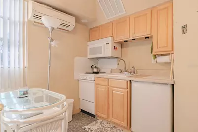 30 S Grandview Avenue, Daytona Beach, FL 32118 - Photo 36