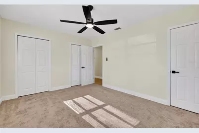 5008 E Cluster Avenue, Tampa, FL 33617 - Photo 12