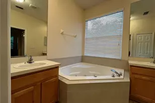 2923 Sweetspire Cir, Oviedo, FL 32766 - Photo 16