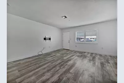 525 Manatee Court #14, Venice, FL 34285 - Photo 2