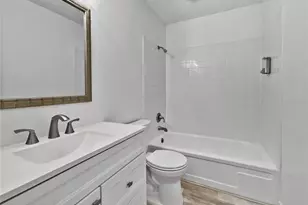 525 Manatee Ct, Venice, FL 34285 - Photo 12