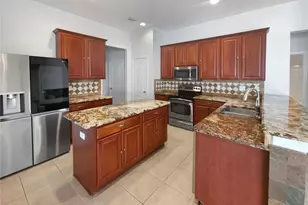 2046 Heartland Cir, Valrico, FL 33594 - Photo 2