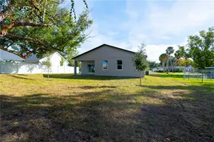 903 N New Hampshire Ave, Tavares, FL 32778 - Photo 32