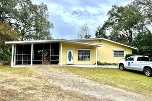 9101 S Sunset Point, Floral City, FL 34436 - Photo 1