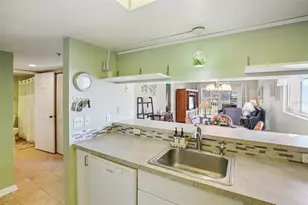 9461 Harbor Greens Way, Seminole, FL 33776 - Photo 14