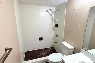 566 Fairways Cir, Ocala, FL 34472 - Photo 4