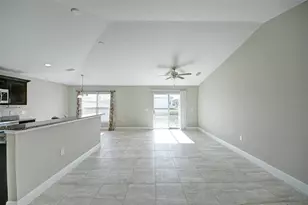 391 Camellia Ct, Kissimmee, FL 34759 - Photo 4