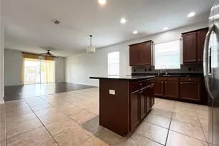724 Parker Den Dr, Ruskin, FL 33570 - Photo 12