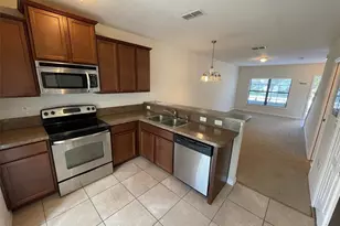 5221 Windsor Lake Cir, Sanford, FL 32773 - Photo 4