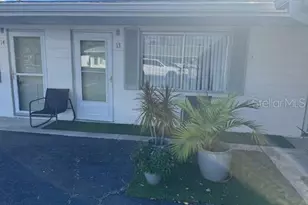 525 Manatee Ct, Venice, FL 34285 - Photo 1