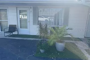 525 Manatee Ct, Venice, FL 34285 - Photo 4