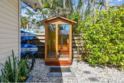 913 Tennessee Lane, Sarasota, FL 34234 - Photo 4