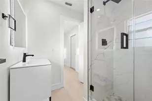 105 12th St SW, Ruskin, FL 33570 - Photo 4