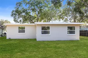 2053 Barcelona Dr S, Saint Petersburg, FL 33712 - Photo 14