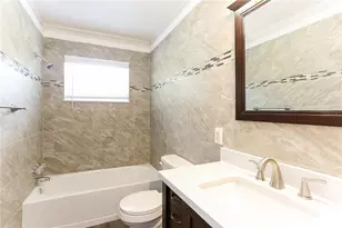 3828 Neptune Dr SE, Saint Petersburg, FL 33705 - Photo 8