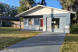 285 E Lake St, Umatilla, FL 32784 - Photo 1