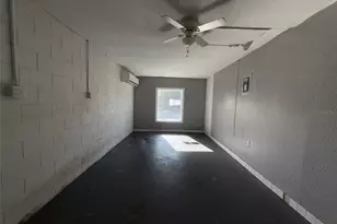 285 E Lake St, Umatilla, FL 32784 - Photo 22