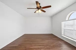 31518 Earn Dr, Wesley Chapel, FL 33545 - Photo 24