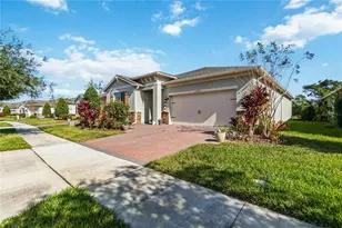 17478 Blazing Star Cir, Clermont, FL 34714 - Photo 2