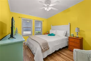 37513 Campo Ave, Zephyrhills, FL 33541 - Photo 16