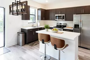 4610 Shire Ln, Davie, FL 33314 - Photo 2