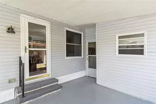 221 Pinewood Dr, Eustis, FL 32726 - Photo 4