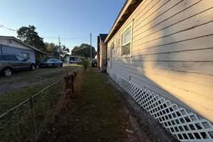 4427 Raleight St, Orlando, FL 32811 - Photo 2