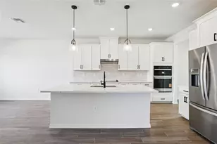 1842 Coolridge Pl, Zephyrhills, FL 33541 - Photo 18