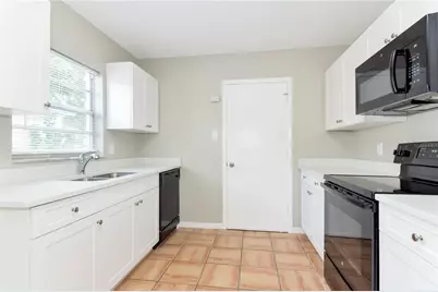 13210 Silvercreek Drive, Riverview, FL 33569 - Photo 6