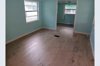 5609 Hancock Drive, Wildwood, FL 34785 - Photo 10