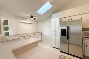 132 Robbins Rest Cir, Davenport, FL 33896 - Photo 10