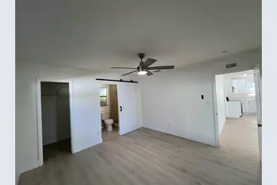 2502 Tropical Shores Drive SE, Saint Petersburg, FL 33705 - Photo 14