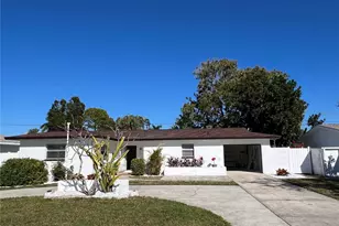 2502 Tropical Shores Dr SE, Saint Petersburg, FL 33705 - Photo 6