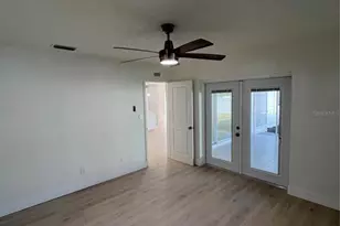 2502 Tropical Shores Dr SE, Saint Petersburg, FL 33705 - Photo 16