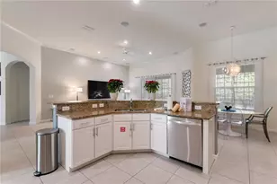 4067 Oak Tree Dr, Davenport, FL 33837 - Photo 4