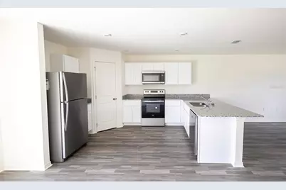 737 Hillview Loop, Haines City, FL 33844 - Photo 4