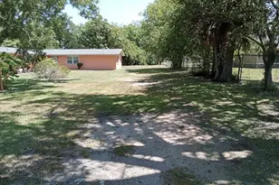 555 Oak St, Daytona Beach, FL 32114 - Photo 8