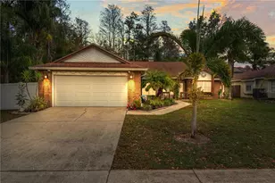 7507 Whisper Woods Ct, New Port Richey, FL 34655 - Photo 2