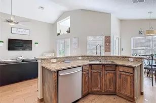 8102 Pomo Dr, Kissimmee, FL 34747 - Photo 16