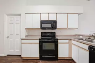 519 Scarlet Maple Ct, Plant City, FL 33563 - Photo 4