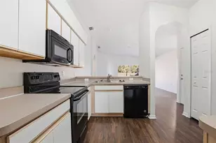 519 Scarlet Maple Ct, Plant City, FL 33563 - Photo 6