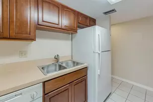 3240 S Semoran Blvd, Orlando, FL 32822 - Photo 8